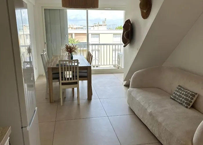 Refuge Mer&pinède à Giens Appartement *